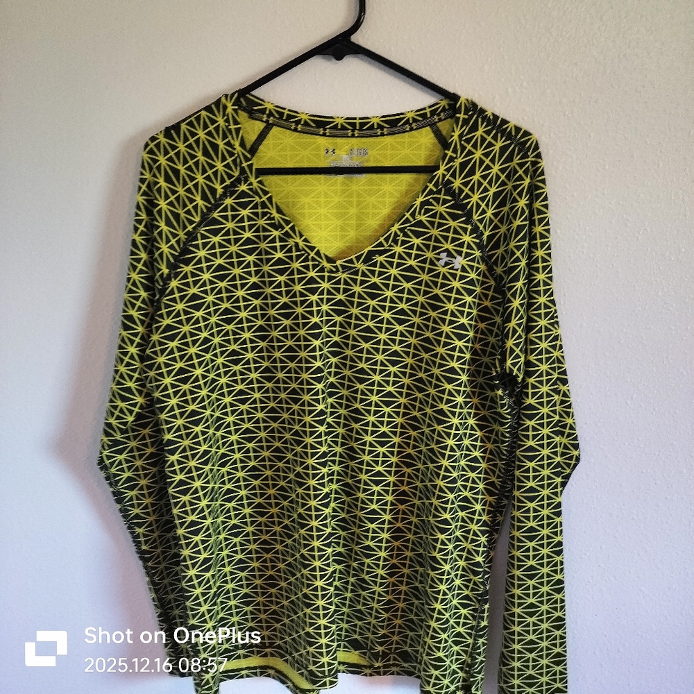 Womens Under Armour Heat Gear Long sleeve Fitted‎ Shirt Black/Yellow Size XLarge